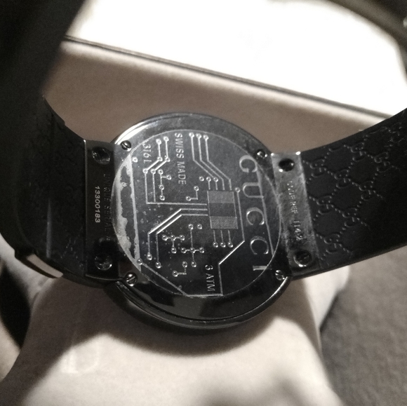 Unisex Gucci Watch - Picture 8 of 9